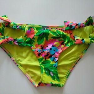 NWT Bow Detail Bikini Bottoms